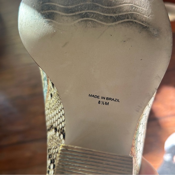 Matisse Women's Cammy Mule Shoes - Picture 7 of 9